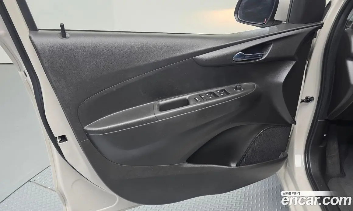 Chevrolet Spark 2017 1.0 автомат (гидро), фото 14