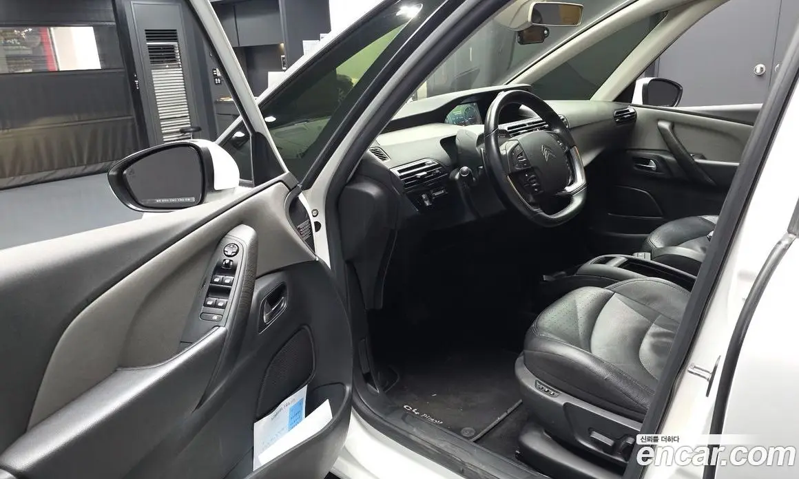 Citroen C4 Picasso 2015 2.0 автомат (гидро), фото 10 Citroen C4 Picasso 2015 2.0 автомат (гидро), фото 10