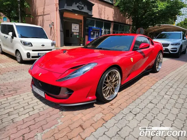 Ferrari 812, 2018, 27 000 км