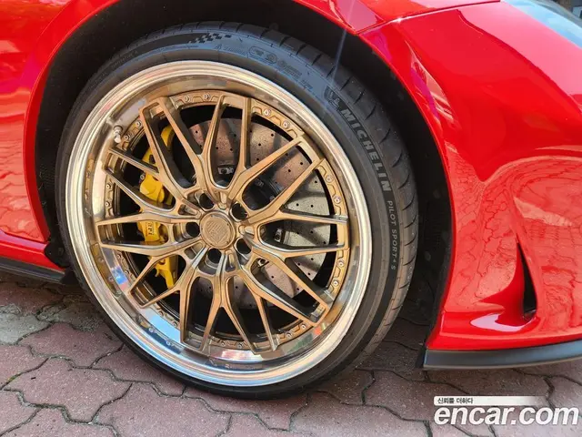 Ferrari 812 2018 6.5 автомат (гидро), миниатюра 11