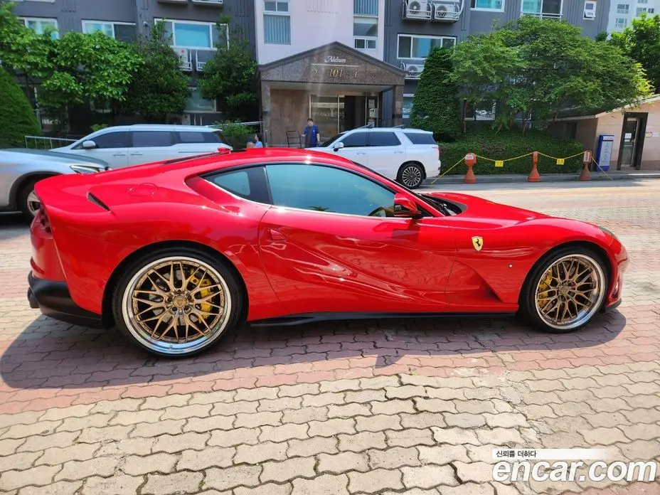 Ferrari 812 2018 6.5 автомат (гидро), фото 9