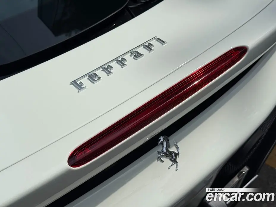 Ferrari SF90 2023 4.0 автомат (гидро), фото 19 Ferrari SF90 2023 4.0 автомат (гидро), фото 19