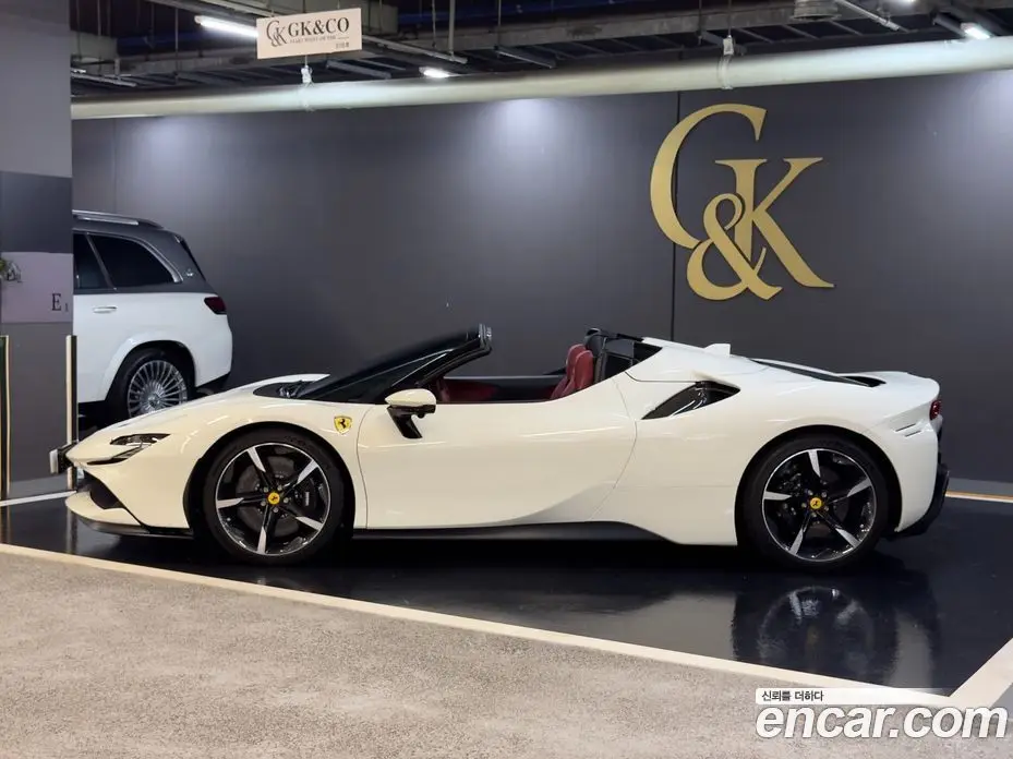 Ferrari SF90 2023 4.0 автомат (гидро), фото 3 Ferrari SF90 2023 4.0 автомат (гидро), фото 3