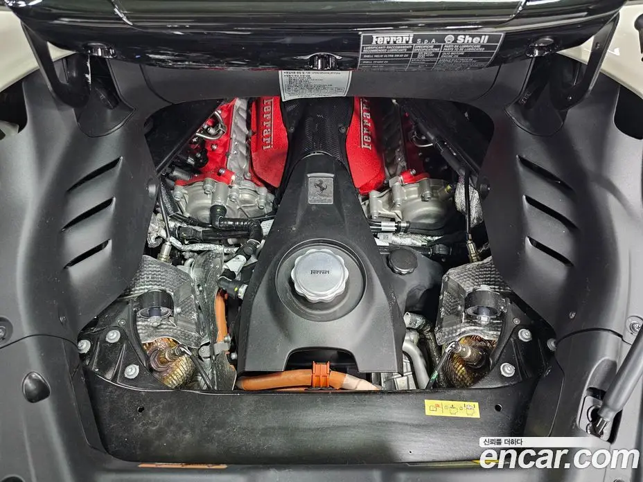Ferrari SF90 2023 4.0 автомат (гидро), фото 6 Ferrari SF90 2023 4.0 автомат (гидро), фото 6