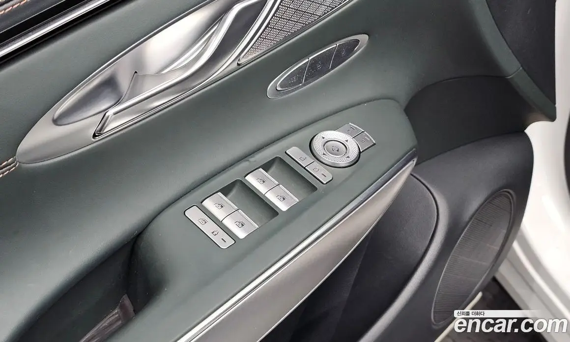 Genesis GV70 2021 2.5 автомат (гидро), фото 25