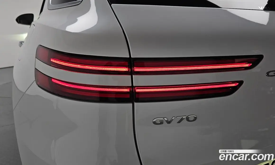 Genesis GV70 2023 2.5 автомат (гидро), фото 8