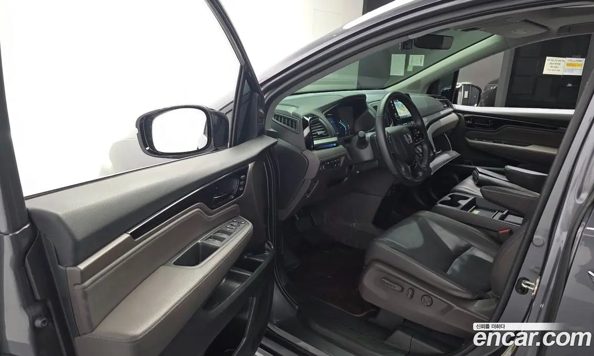 Honda Odyssey 2019 3.5 автомат (гидро), фото 10