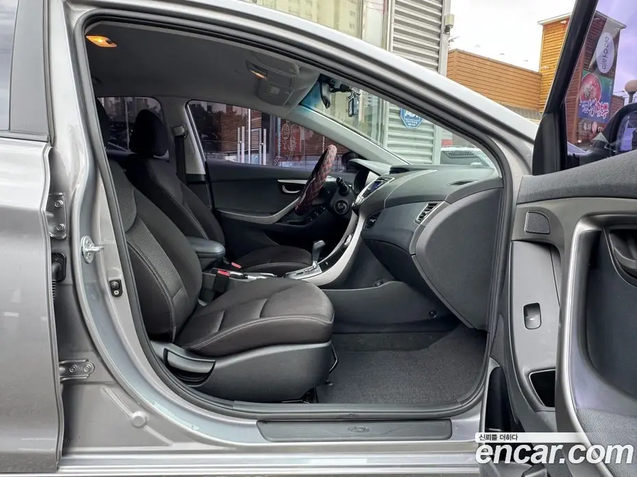 Hyundai Avante 2012 1.6 автомат (гидро), фото 15