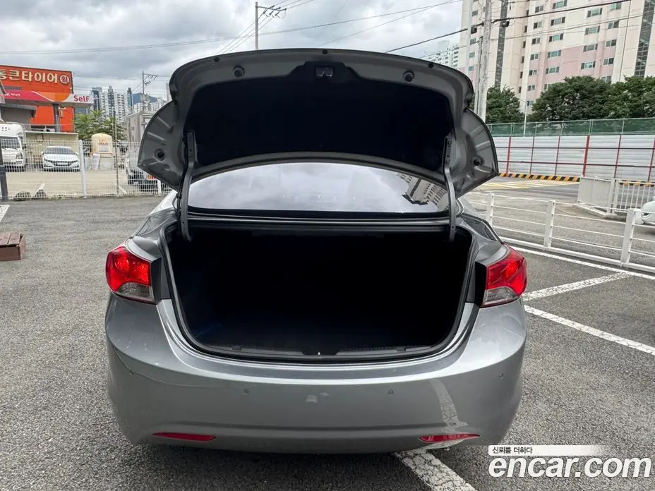 Hyundai Avante 2012 1.6 автомат (гидро), фото 20