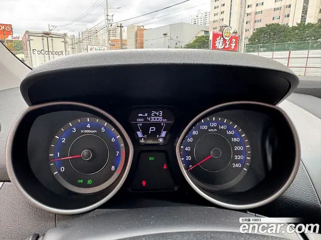 Hyundai Avante 2012 1.6 автомат (гидро), миниатюра 8