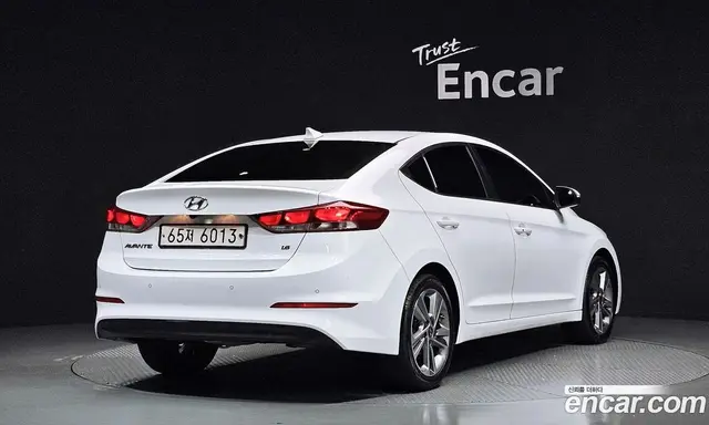 Hyundai Avante 2017 1.6 автомат (гидро), миниатюра 2