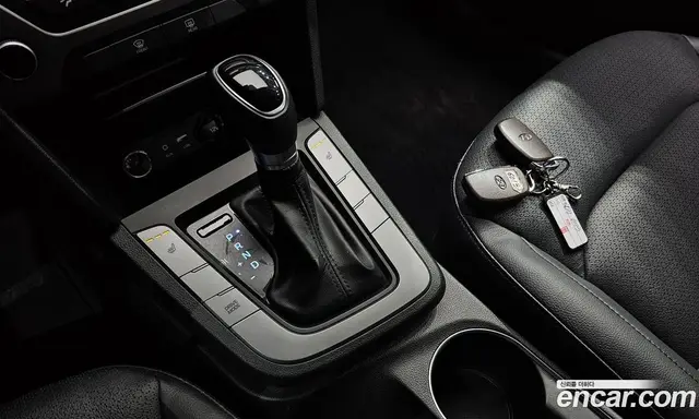 Hyundai Avante 2017 1.6 автомат (гидро), миниатюра 12