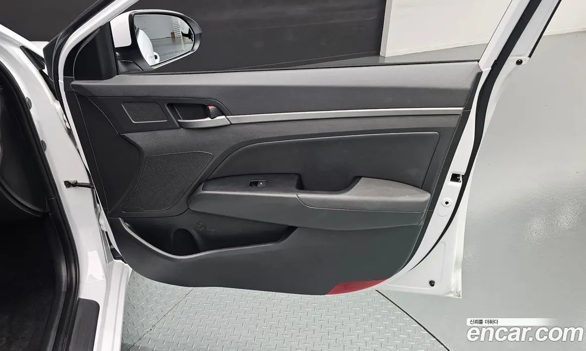 Hyundai Avante 2017 1.6 автомат (гидро), фото 14