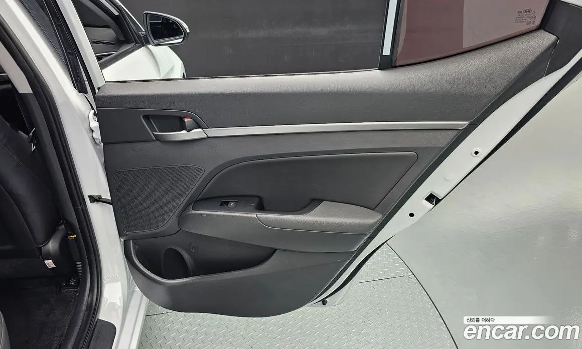 Hyundai Avante 2017 1.6 автомат (гидро), фото 15