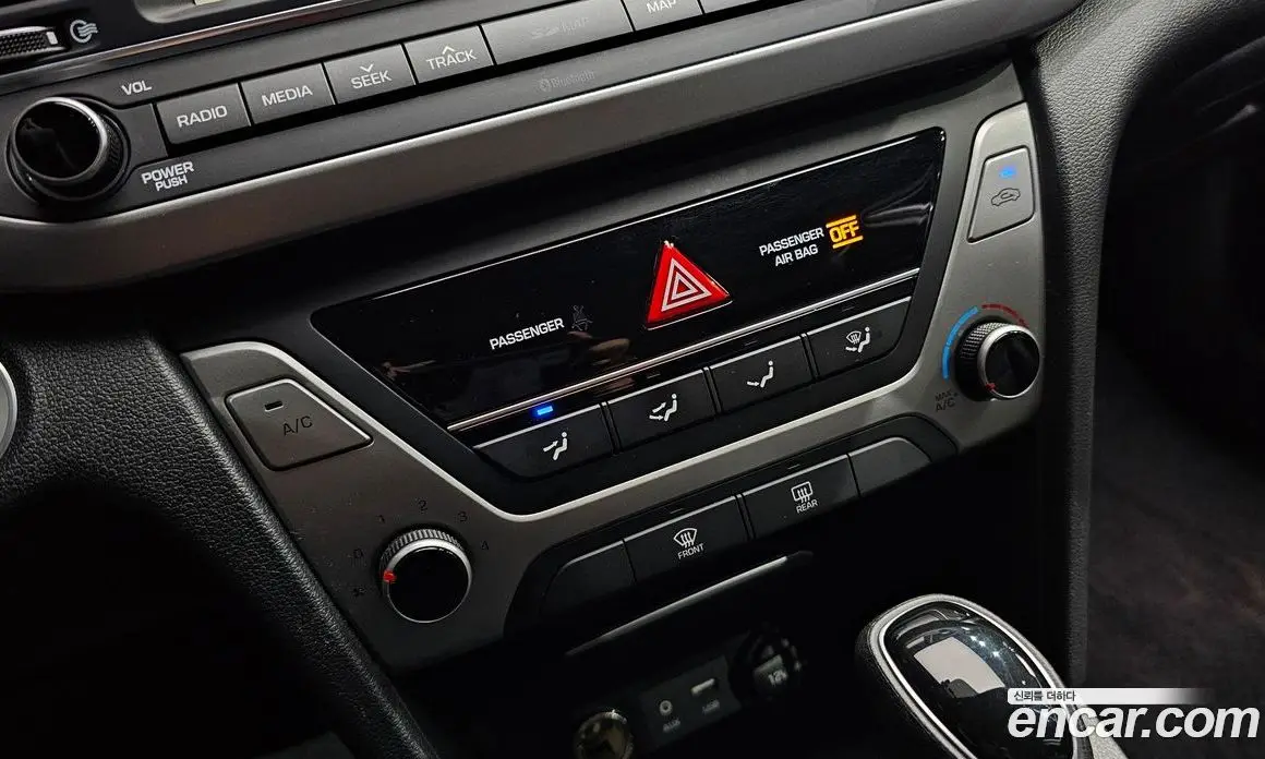 Hyundai Avante 2017 1.6 автомат (гидро), фото 28