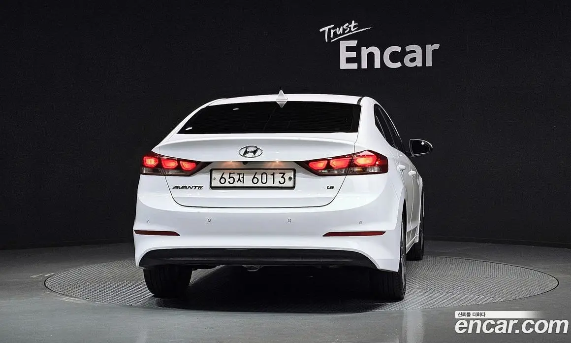 Hyundai Avante 2017 1.6 автомат (гидро), фото 4