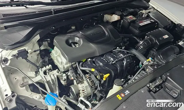 Hyundai Avante 2017 1.6 автомат (гидро), миниатюра 6