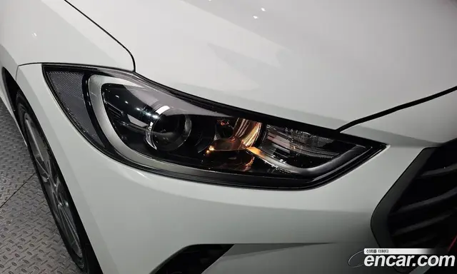 Hyundai Avante 2017 1.6 автомат (гидро), миниатюра 8