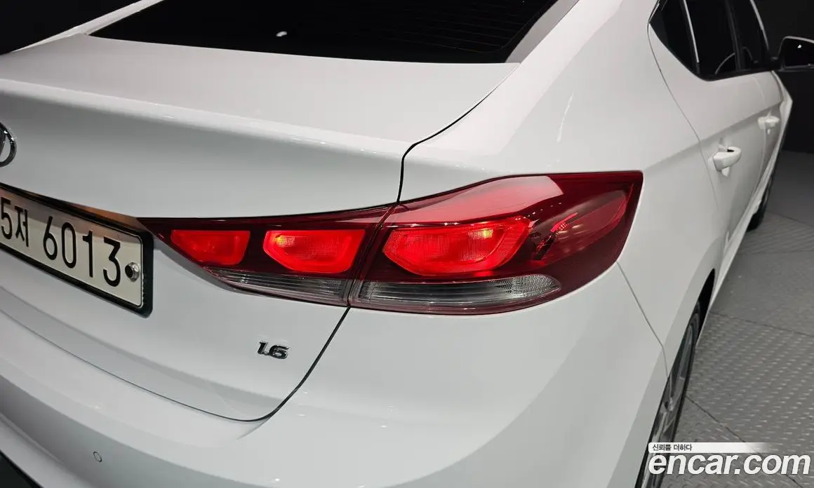 Hyundai Avante 2017 1.6 автомат (гидро), фото 9