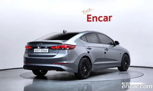 Hyundai Avante 2018 1.6 автомат (гидро), миниатюра 2