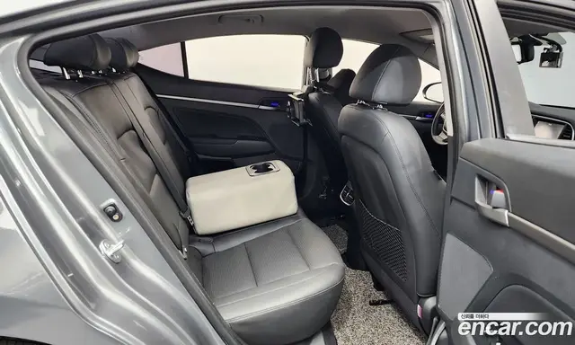 Hyundai Avante 2018 1.6 автомат (гидро), миниатюра 11