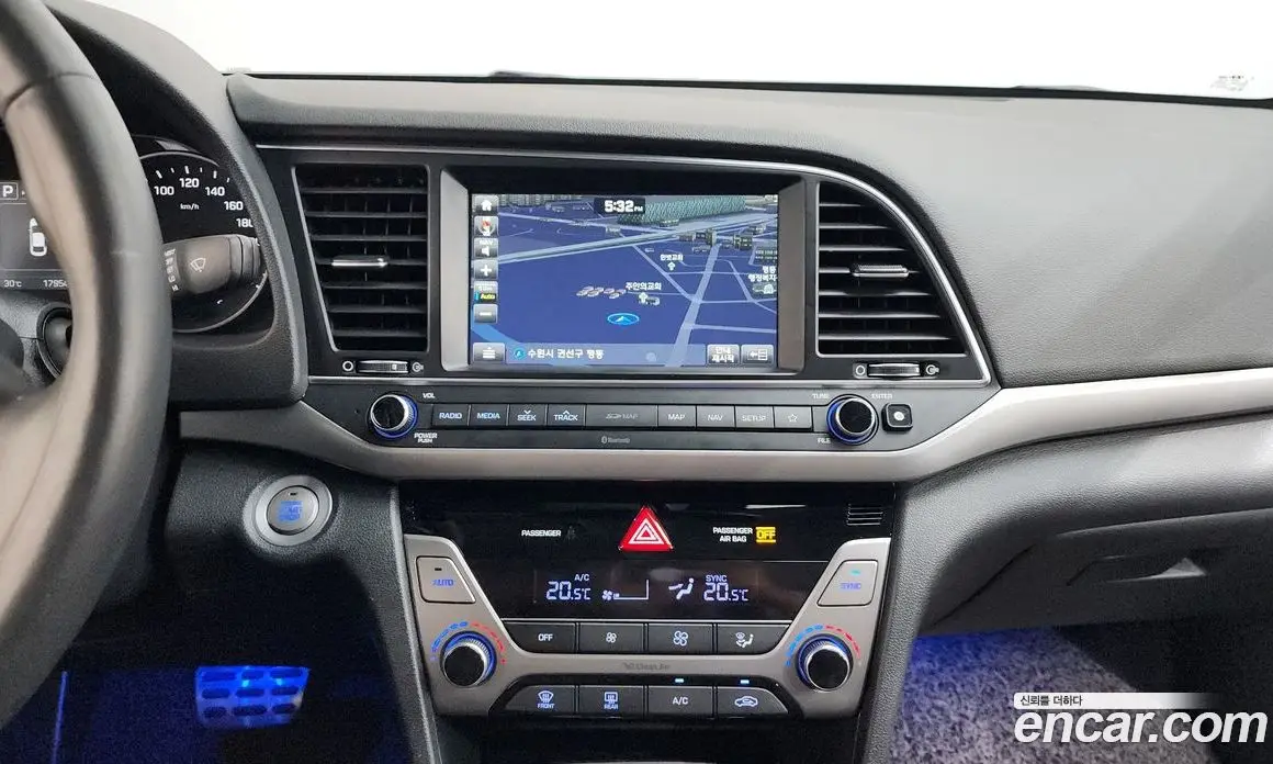 Hyundai Avante 2018 1.6 автомат (гидро), фото 13
