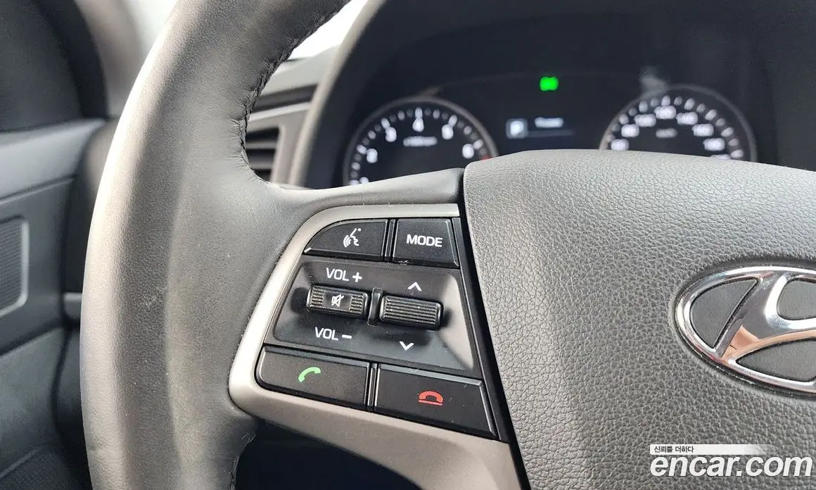Hyundai Avante 2018 1.6 автомат (гидро), фото 17