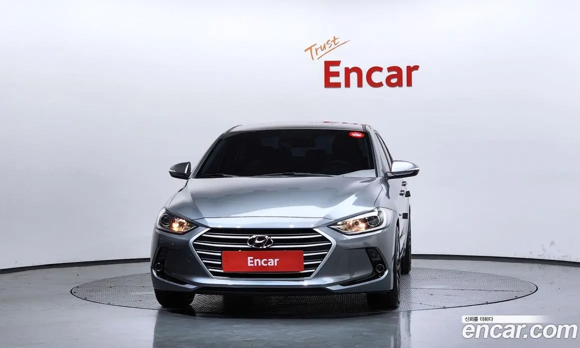 Hyundai Avante 2018 1.6 автомат (гидро), фото 3