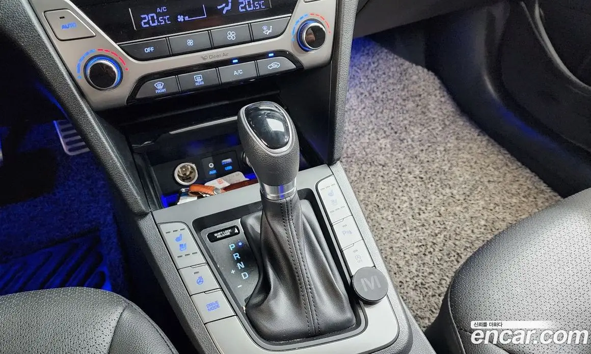 Hyundai Avante 2018 1.6 автомат (гидро), фото 9
