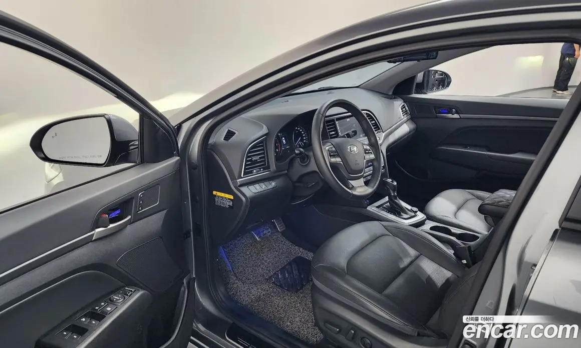 Hyundai Avante 2018 1.6 автомат (гидро), фото 10