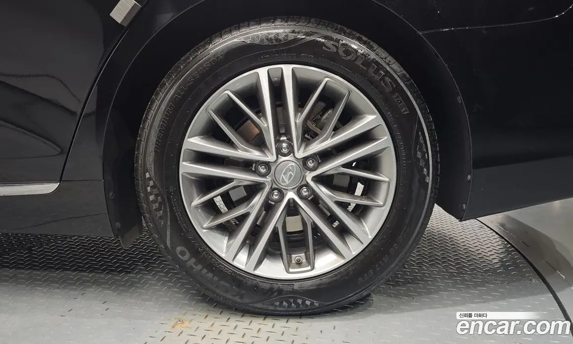 Hyundai Grandeur 2017 2.4 автомат (гидро), фото 6
