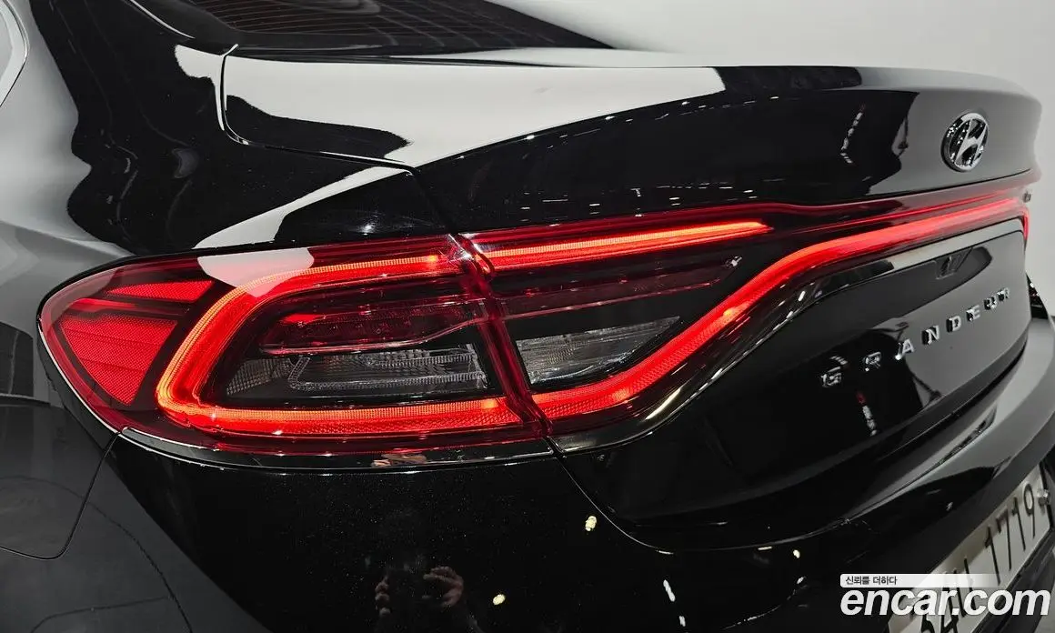 Hyundai Grandeur 2017 2.4 автомат (гидро), фото 8