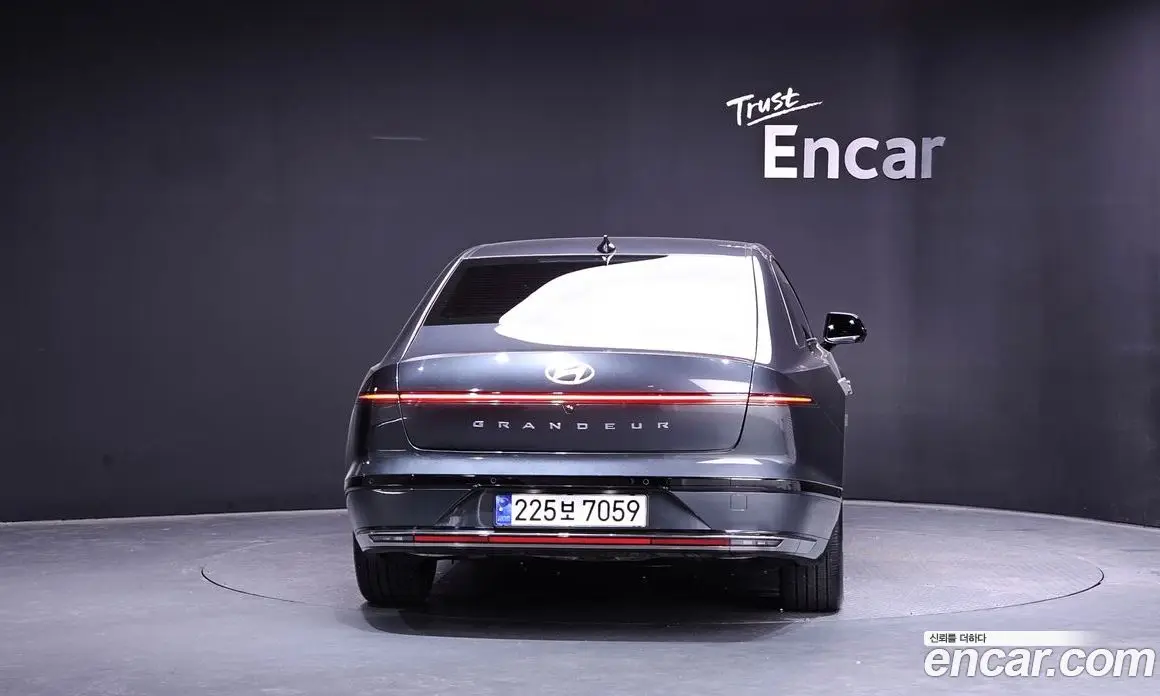 Hyundai Grandeur 2023 2.5 автомат (гидро), фото 3