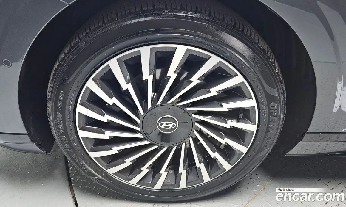 Hyundai Grandeur 2023 2.5 автомат (гидро), фото 4