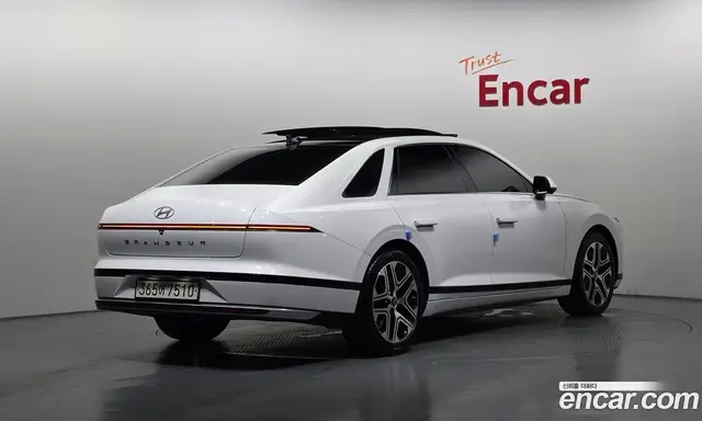 Hyundai Grandeur 2023 2.5 автомат (гидро), миниатюра 2