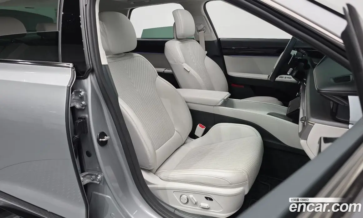 Hyundai Grandeur 2023 2.5 автомат (гидро), фото 12