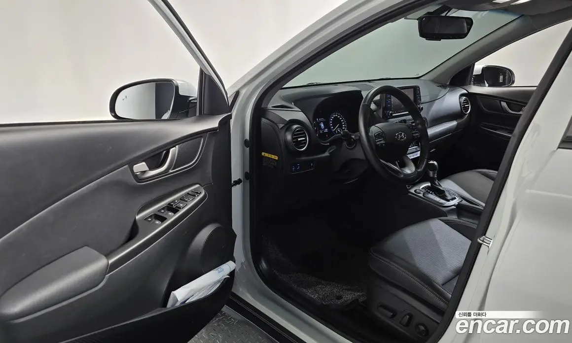 Hyundai Kona 2019 1.6 автомат (гидро), фото 13