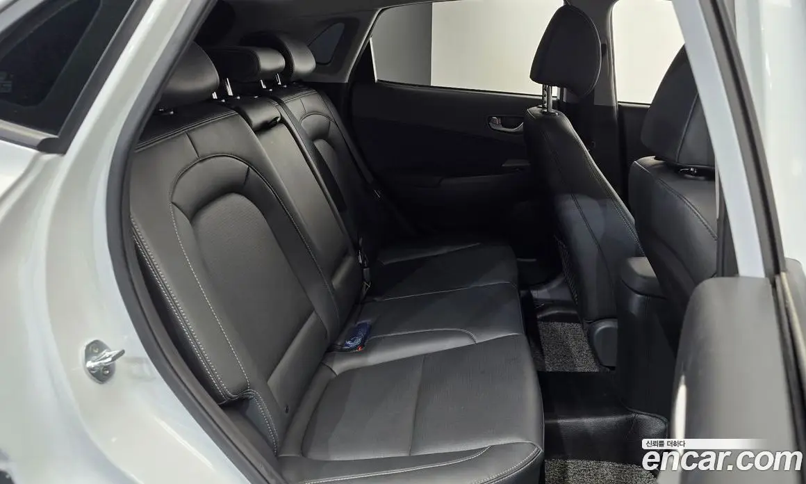 Hyundai Kona 2019 1.6 автомат (гидро), фото 17