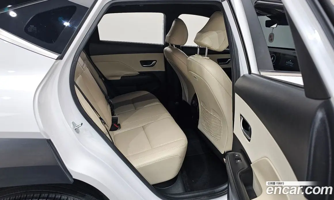 Hyundai Kona 2023 1.6 автомат (гидро), фото 11