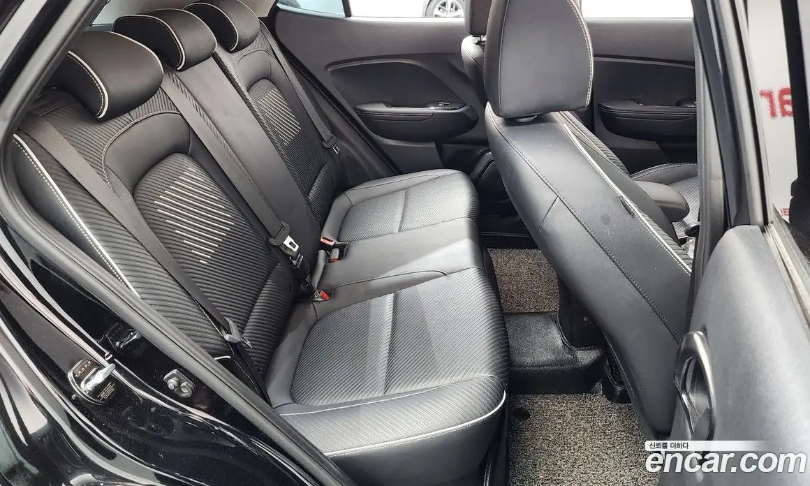 Hyundai Venue 2019 1.6 автомат (гидро), фото 12