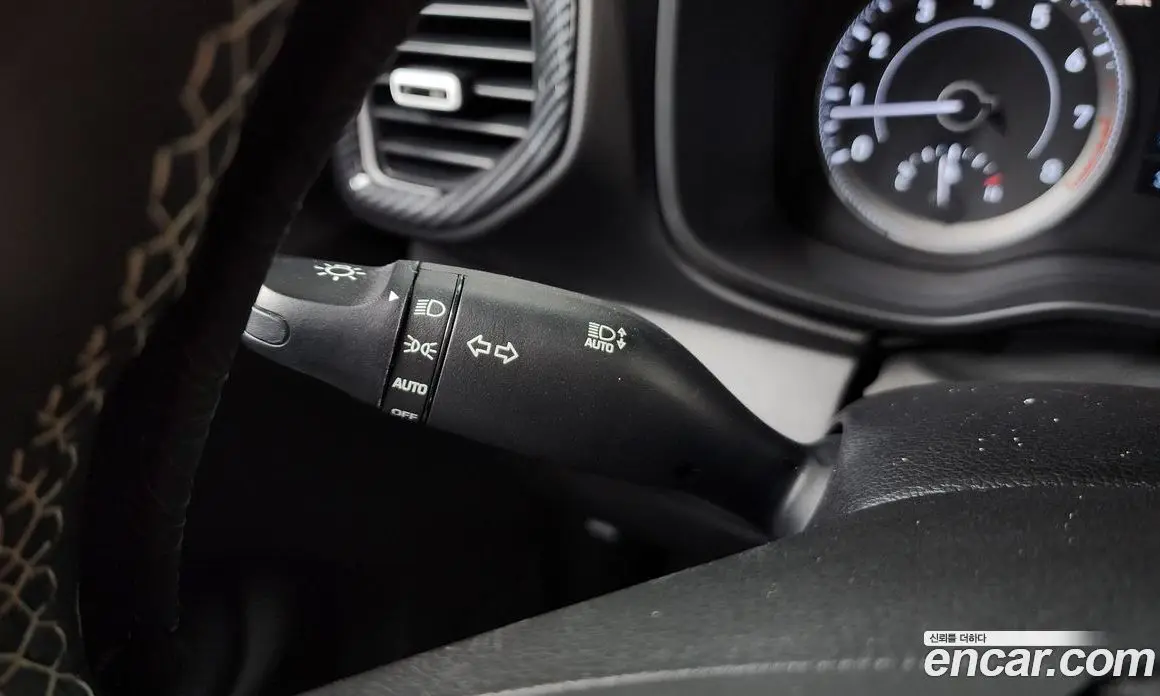 Hyundai Venue 2019 1.6 автомат (гидро), фото 17