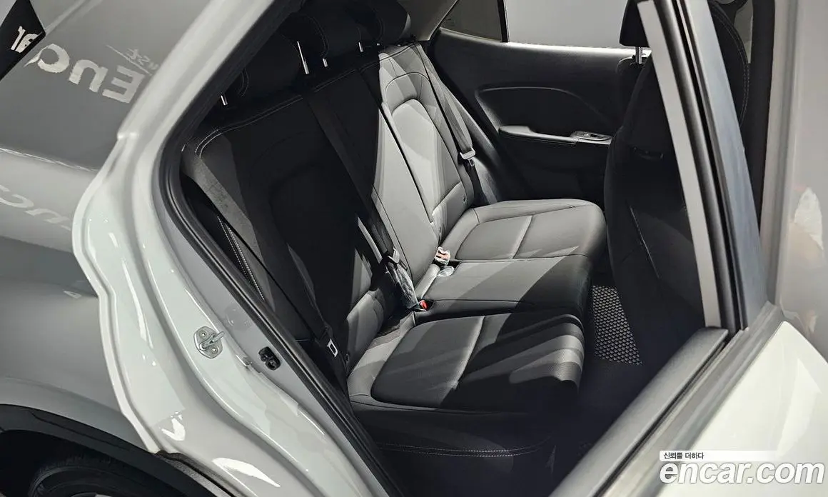 Hyundai Venue 2021 1.6 автомат (гидро), фото 11