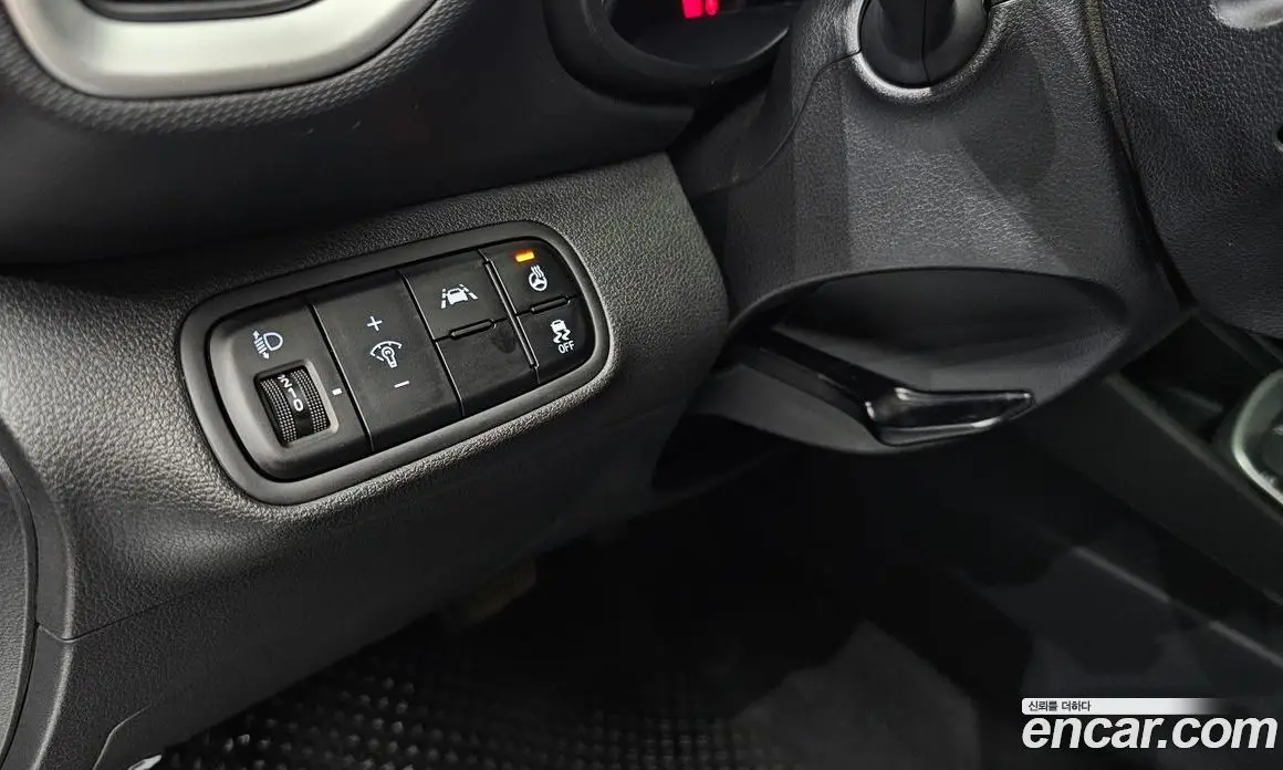Hyundai Venue 2021 1.6 автомат (гидро), фото 17
