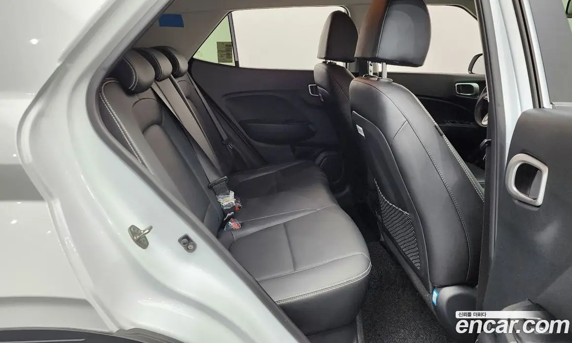 Hyundai Venue 2024 1.6 автомат (гидро), фото 25