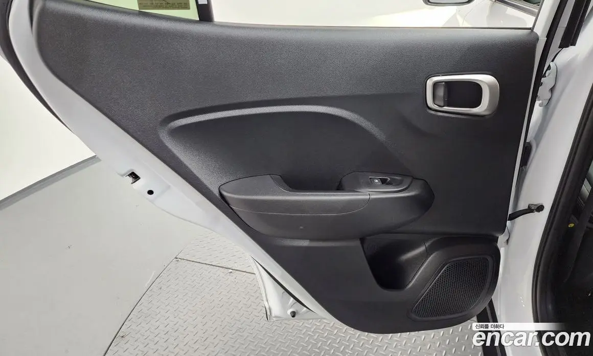 Hyundai Venue 2024 1.6 автомат (гидро), фото 28