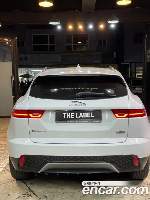 Jaguar E-Pace 2019 2.0 автомат (гидро), фото 3 Jaguar E-Pace 2019 2.0 автомат (гидро), фото 3