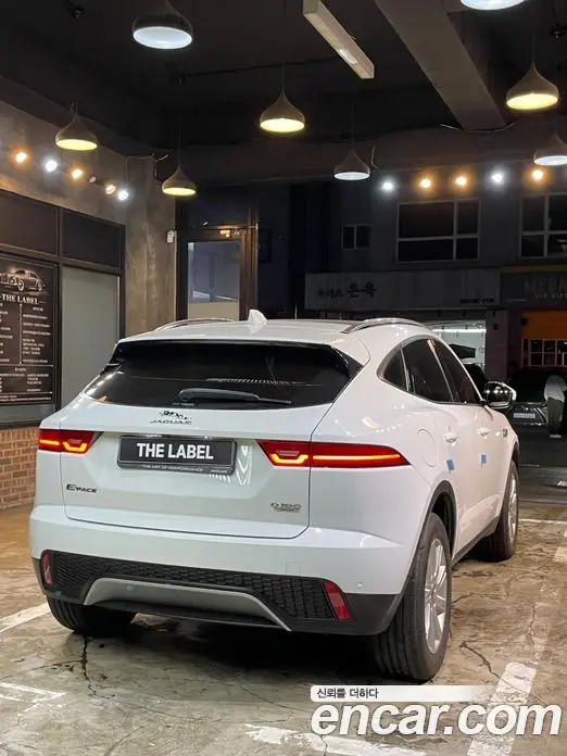 Jaguar E-Pace 2019 2.0 автомат (гидро), фото 4 Jaguar E-Pace 2019 2.0 автомат (гидро), фото 4