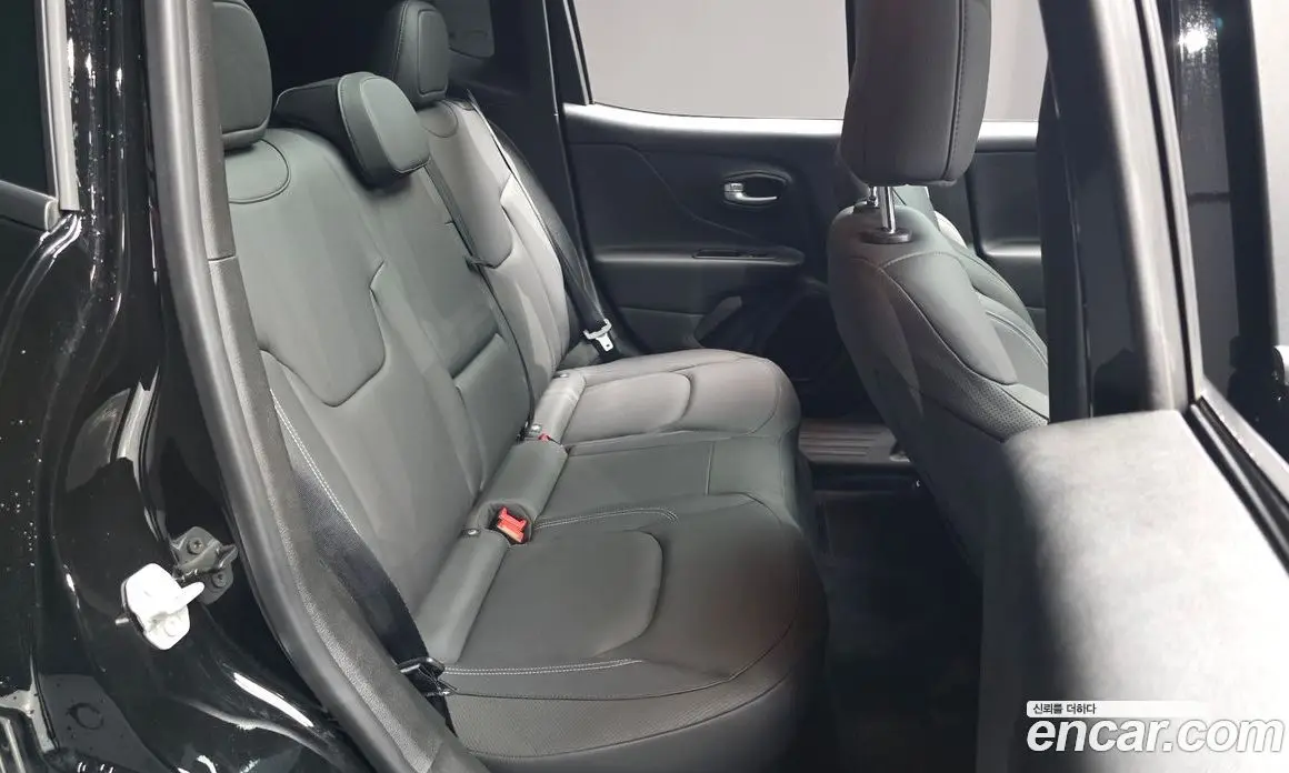 Jeep Renegade 2023 1.3 автомат (гидро), фото 12