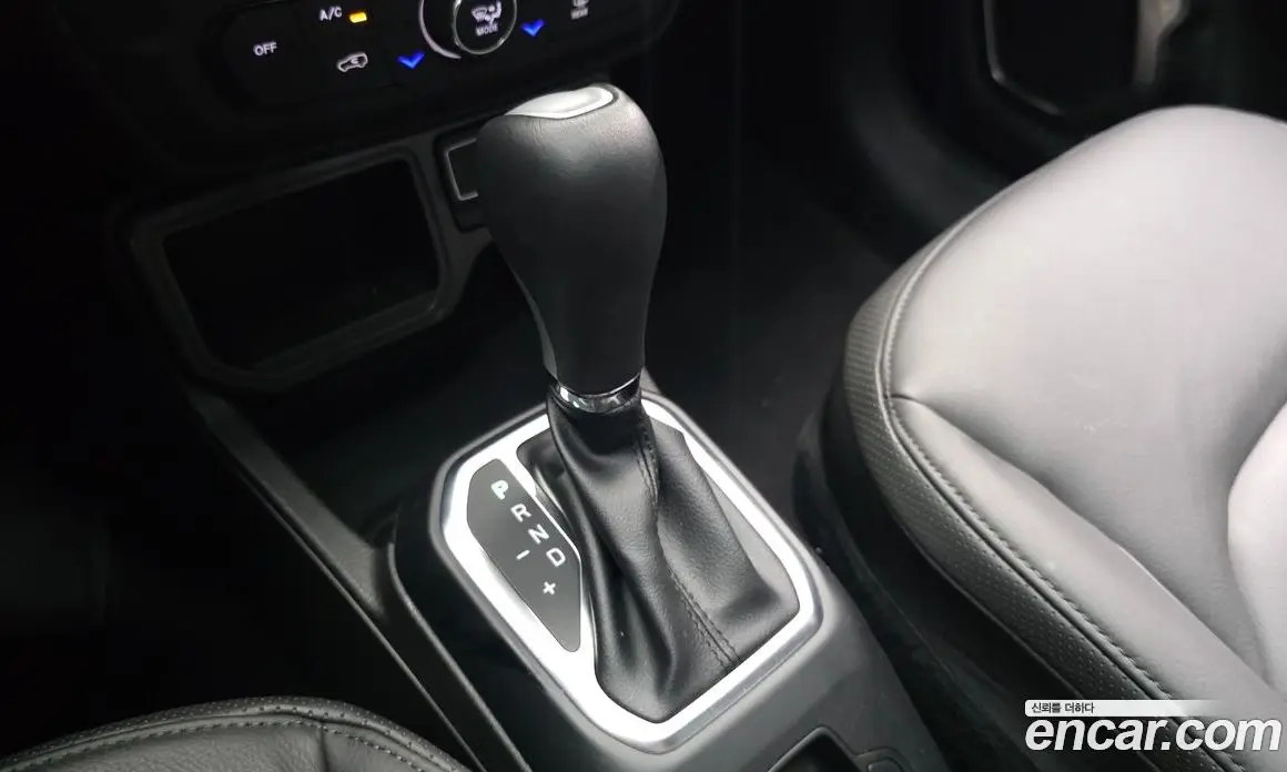 Jeep Renegade 2023 1.3 автомат (гидро), фото 9