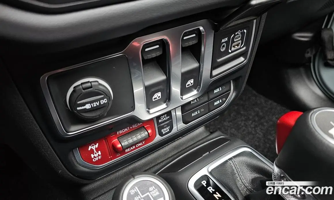 Jeep Wrangler 2024 2.0 автомат (гидро), фото 25